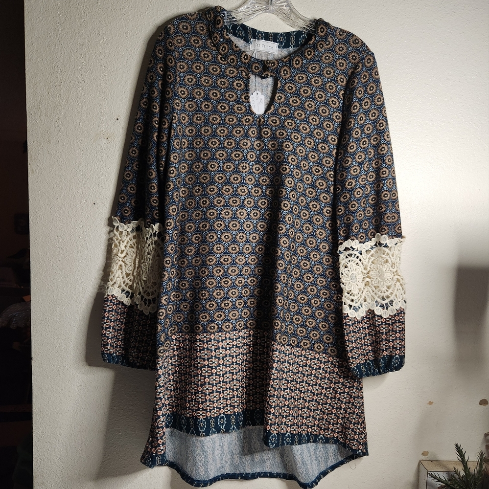 Ces Femme boho shirt with crochet in the sleeves
